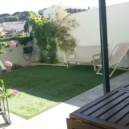 Garden W/sao Jorge Castle & Graca View Lisbona